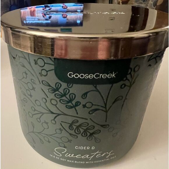 Goose Creek Fall Edition 3 Wick Candle Cider & Sweaters - Picture 1 of 7